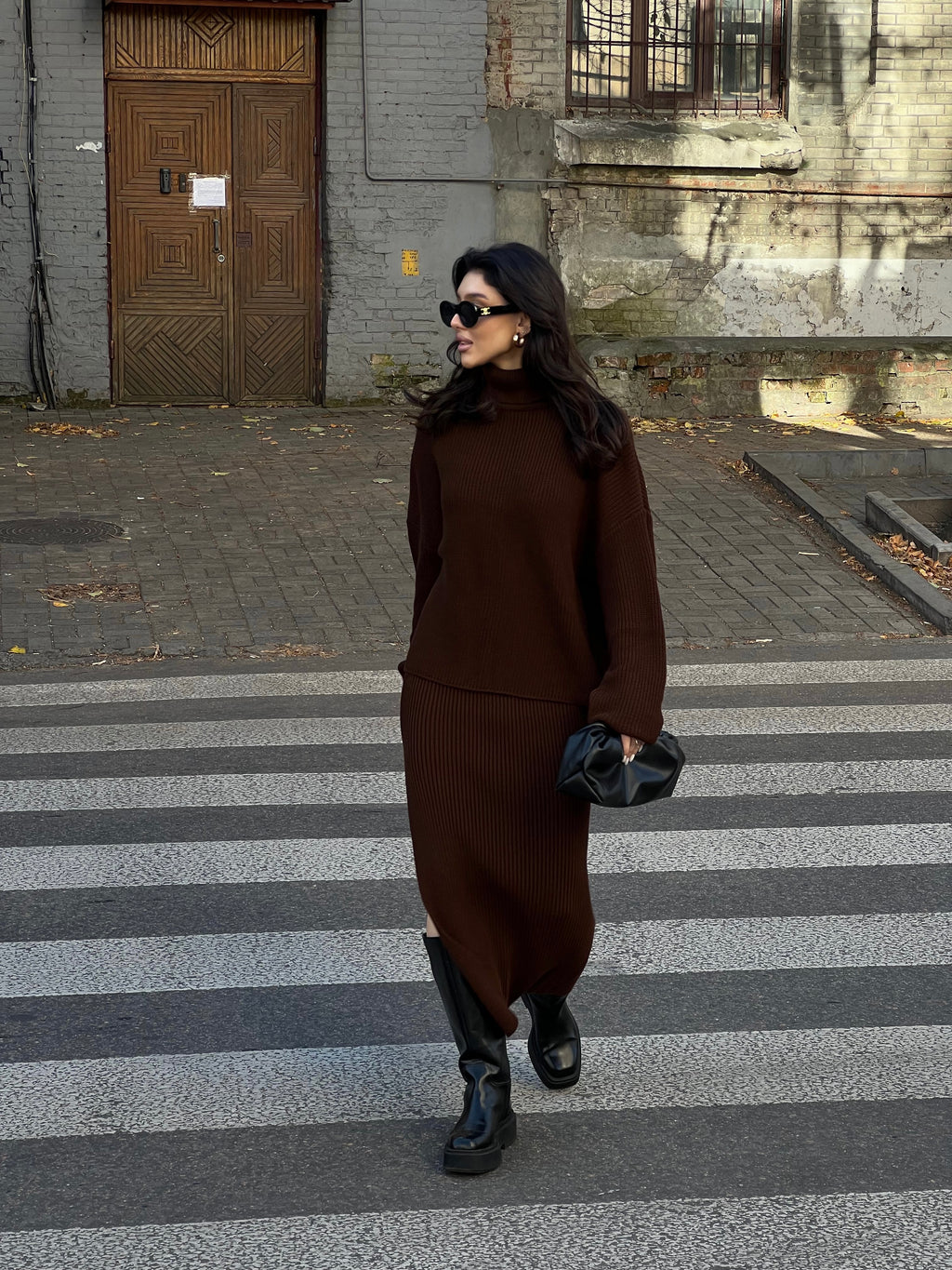 В'язаний костюм зі спідницею