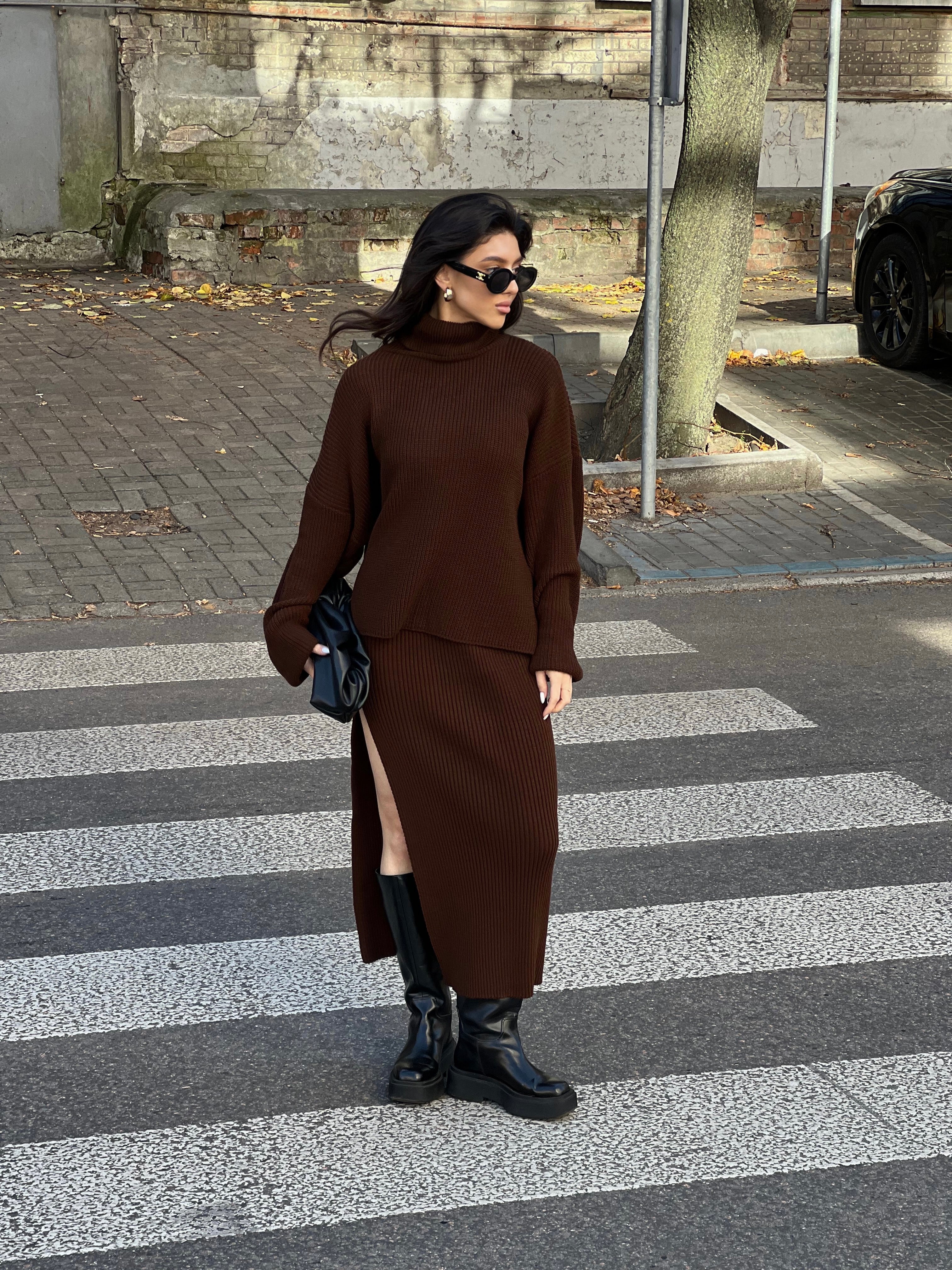 В'язаний костюм зі спідницею