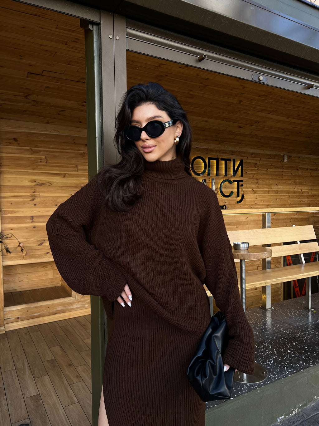 В'язаний костюм зі спідницею