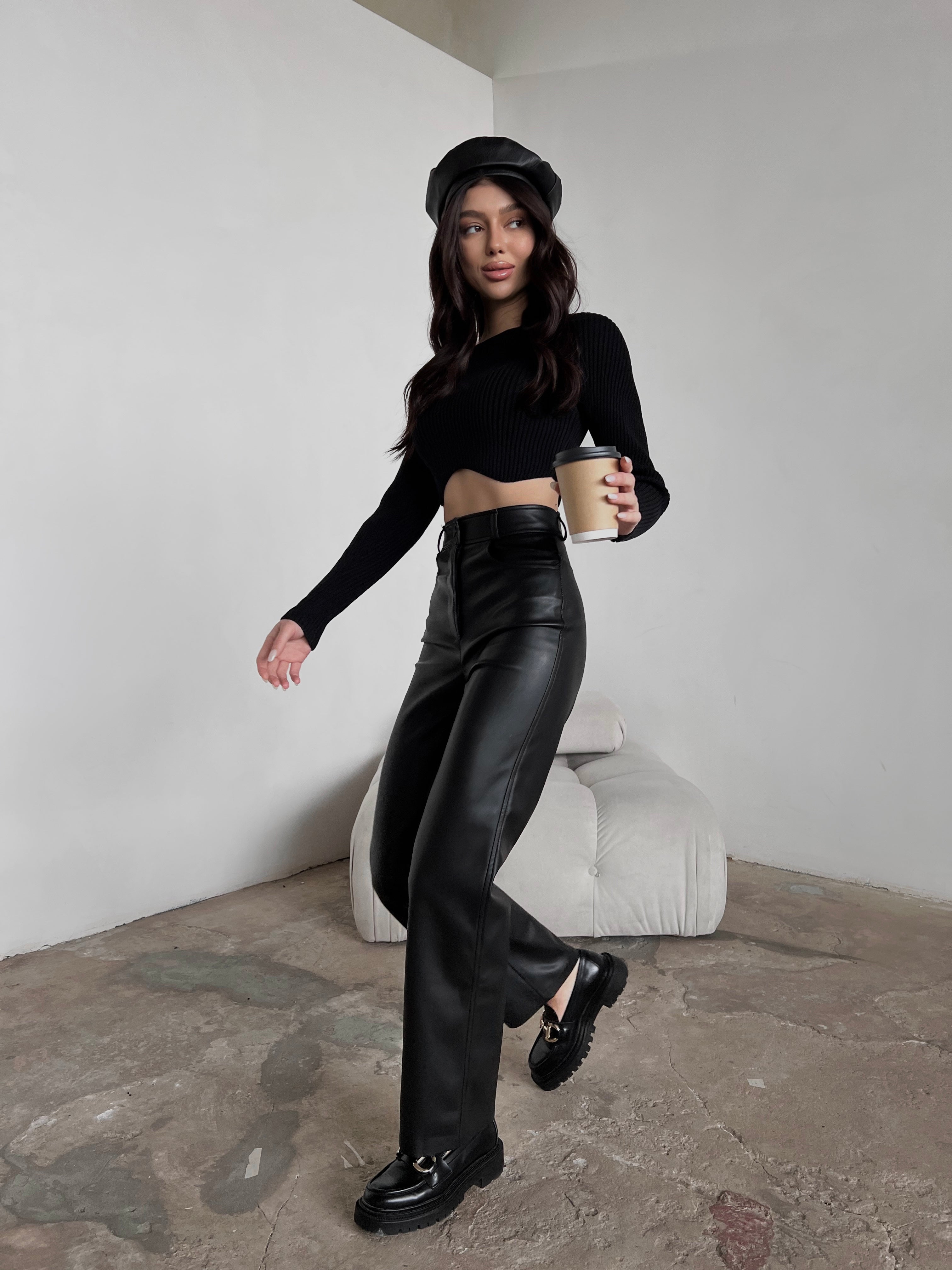 Штани з екошкіри